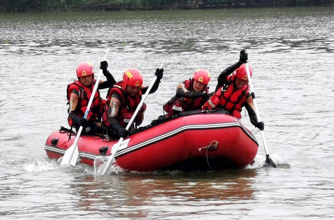 智璟全能橡膠艇：九人載重，無懼嚴苛水域